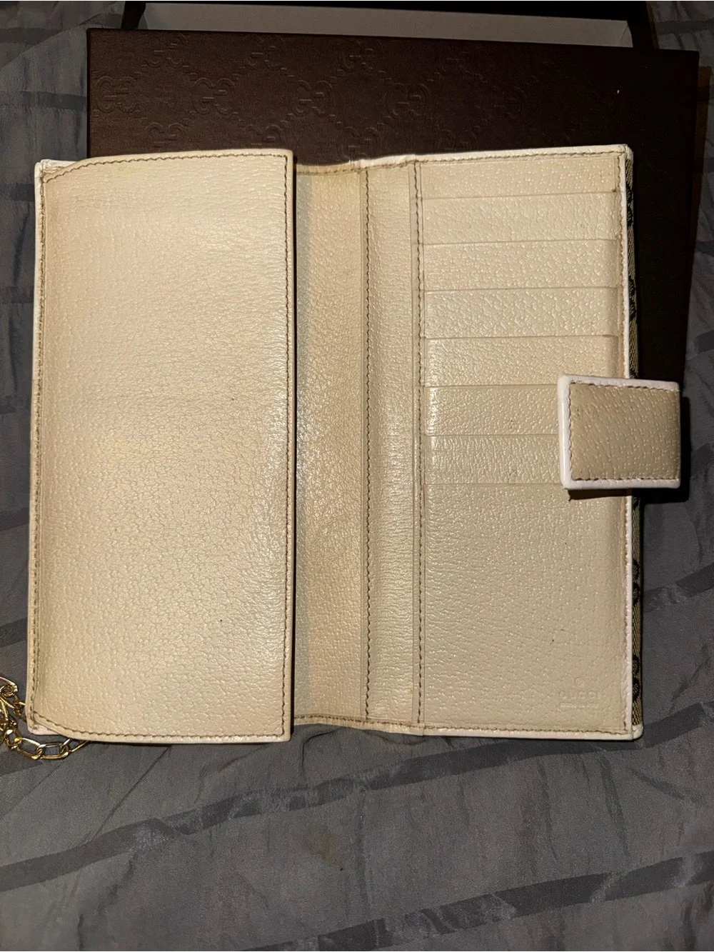 Gucci Beige GG Canvas Crossbody Bag with Green-Red Bow and Gold Chain - Picture 11 of 13